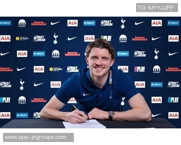 英媒称曼联计划冬窗引援中场加拉格尔内维斯戈麦斯成热门人选